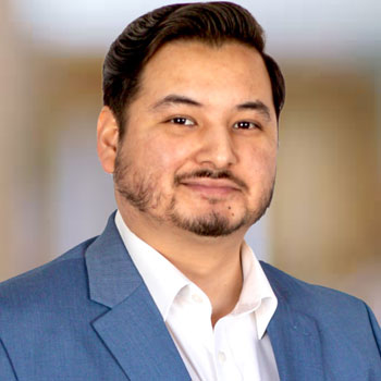 Headshot of Allstate employee Israel Olvera. 